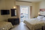 Hotel Nafpaktos Triple Room - Ξενοδοχείο Ναύπακτος Τρίκλινο Δωμάτιο